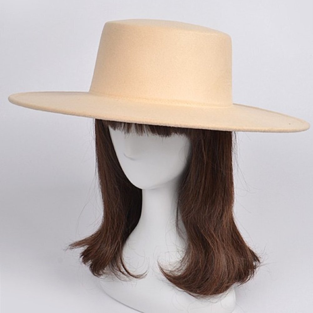 SALE ‼️ Classic Ivory Fedora Hat